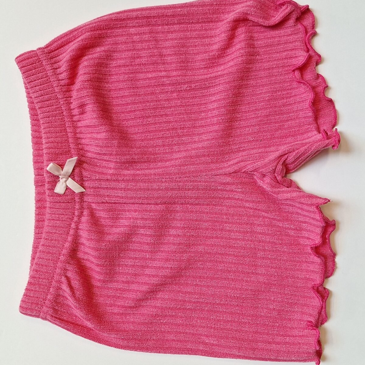 Elevate your summer style with these Pink plain ribbed. A must-have for a trendy and playful look!